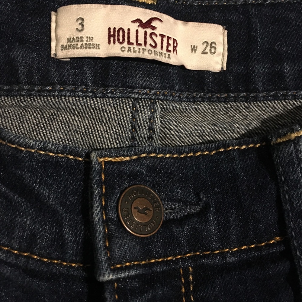 Hollister Jean Short - Picture 2 of 3